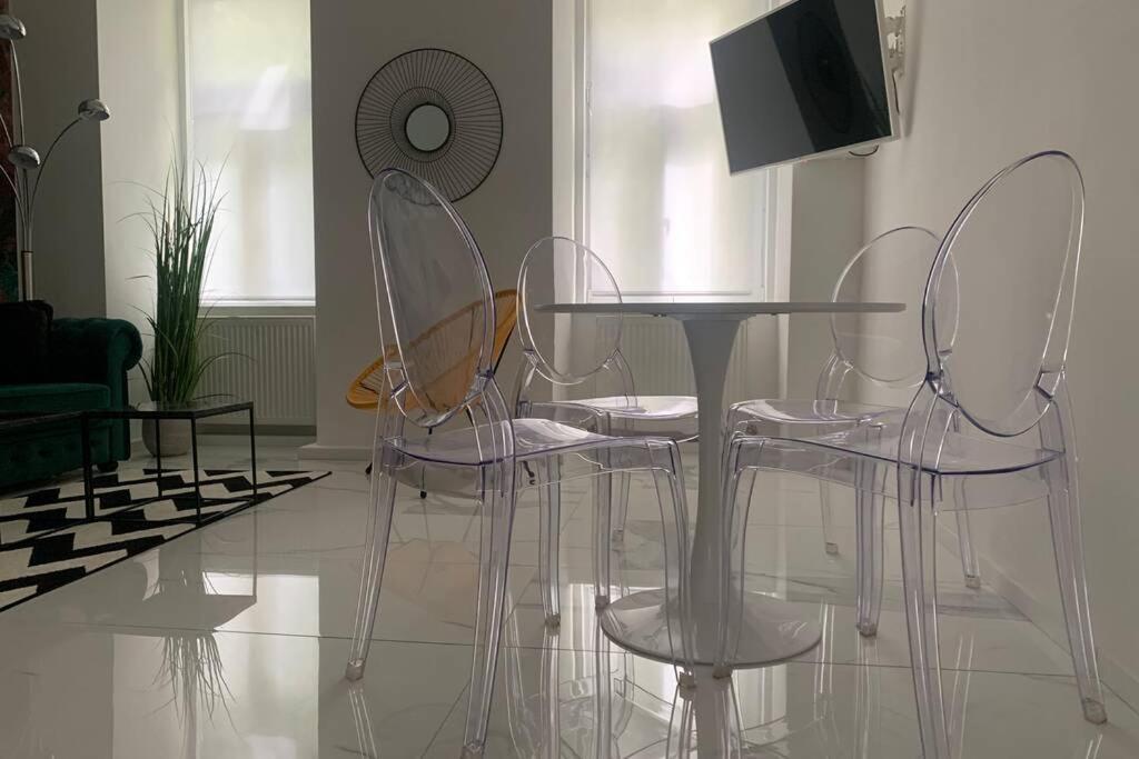 Cool City Center Apt. @ Metro And Shopping Street Viena Exterior foto