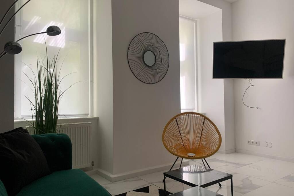 Cool City Center Apt. @ Metro And Shopping Street Viena Exterior foto